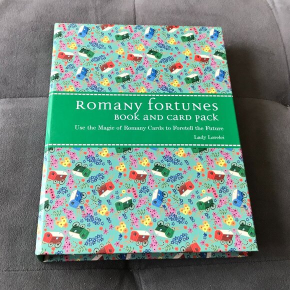 Romany Fortunes Book & Card Pack NEW Gypsy Lenormand - Picture 1 of 11